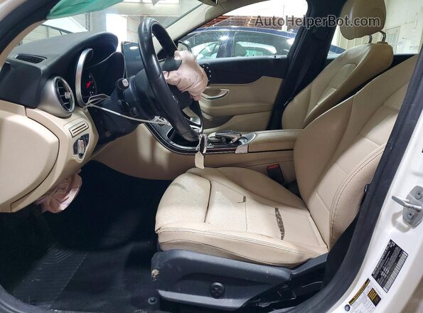 55SWF4JB6GU155226 2016 MERCEDES-BENZ C White Widok wnętrza z przodu