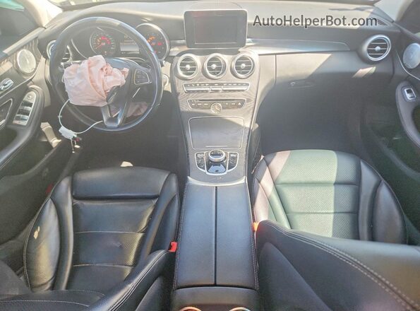 55SWF4JB6HU187031 2017 MERCEDES-BENZ C Black Dashboard view