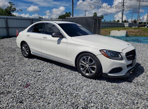 55SWF4JB6HU196215 2017 MERCEDES-BENZ C Белый Передняя правая четверть