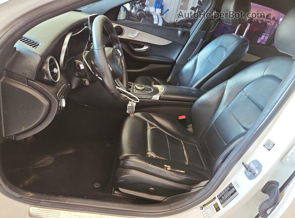55SWF4JB6JU245340 2018 MERCEDES-BENZ C White Vista interior delantera