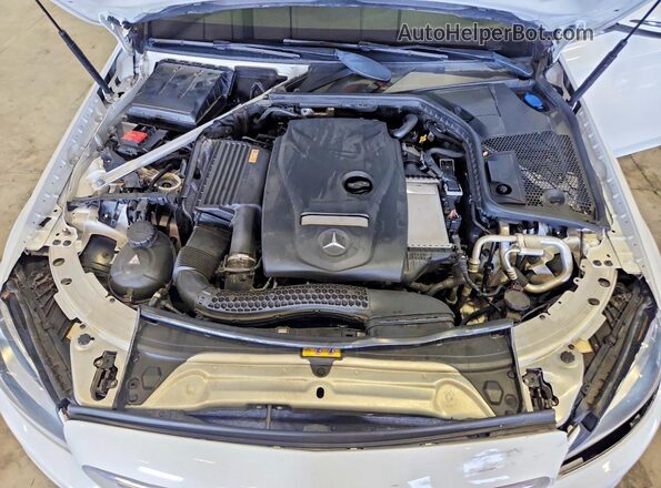 55SWF4JB7HU217816 2017 MERCEDES-BENZ C White Widok wnętrza z tyłu