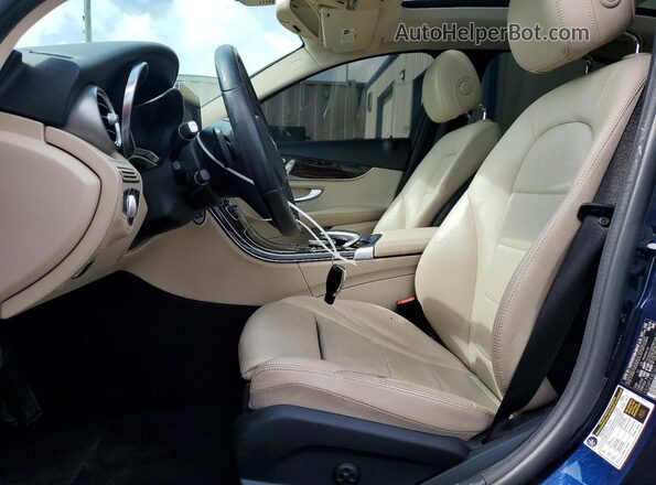 55SWF4JB7HU231778 2017 MERCEDES-BENZ C Синий Вид салона спереди