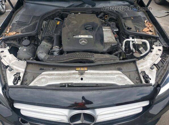 55SWF4JB7JU258436 2018 MERCEDES-BENZ C Black Vista interior trasera