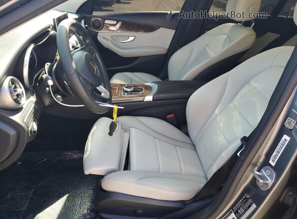 55SWF4JB8HU205478 2017 MERCEDES-BENZ C Gray Vista interior delantera