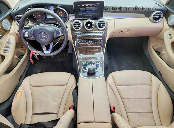 55SWF4JB8HU219736 2017 MERCEDES-BENZ C Black Vista del salpicadero