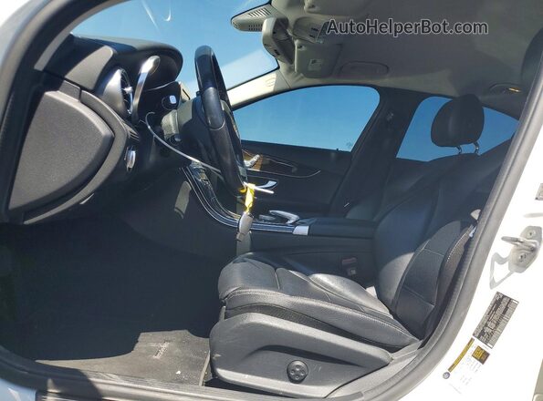 55SWF4JBXGU168402 2016 MERCEDES-BENZ C White Front interior view
