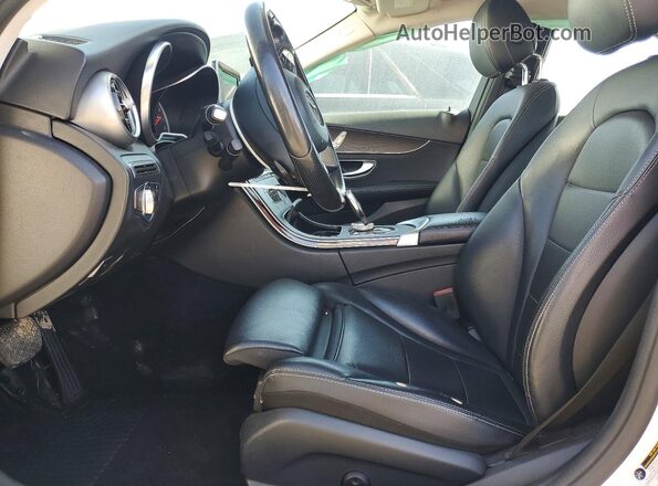 55SWF4JBXHU232830 2017 MERCEDES-BENZ C Белый Вид салона спереди