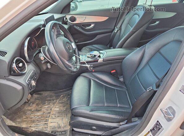 55SWF4KB2JU255460 2018 MERCEDES-BENZ C White Vista interior delantera