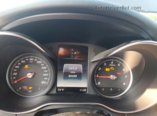 55SWF4KB9JU269162 2018 MERCEDES-BENZ C Black Vista del cuadro de instrumentos