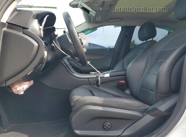 55SWF8EB5KU320967 2019 MERCEDES-BENZ C White Widok wnętrza z przodu