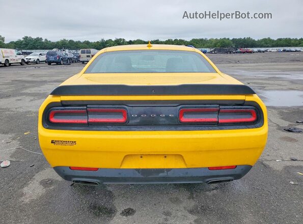 2C3CDZAG1HH503050 2017 DODGE CHALLENGER Yellow Front interior view