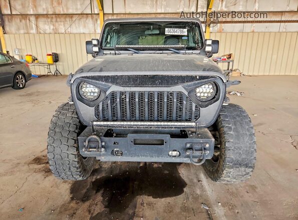 1C4HJXDG7JW108629 2018 JEEP WRANGLER Silver Widok z tyłu