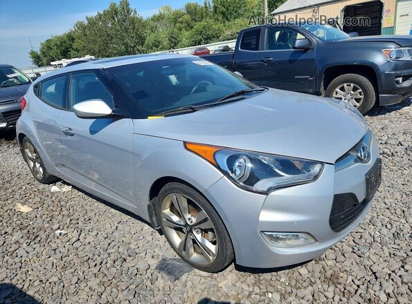 KMHTC6ADXHU316658 2017 HYUNDAI VELOSTER Серебряный Вид спереди