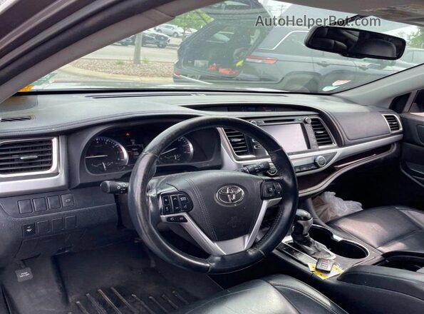 5TDJKRFH9GS284980 2016 TOYOTA HIGHLANDER Gray Rear seats view