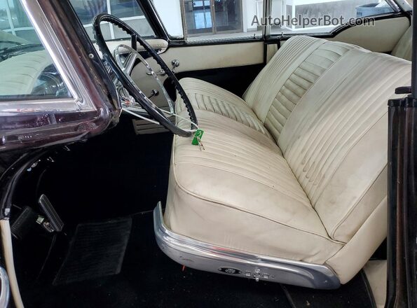 578C09349 1957 OLDSMOBILE 88 Коричневый Вид салона спереди