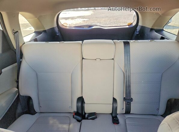 5XYPG4A35HG217575 2017 KIA SORENTO White Սալոնի հետևի տեսք