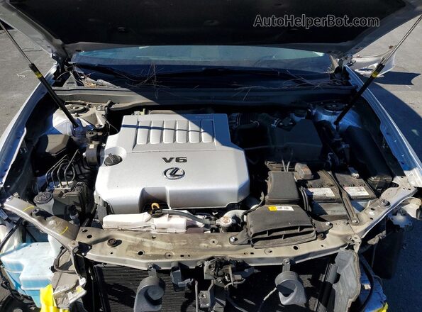58ABK1GG3JU110342 2018 LEXUS ES Silver Rear interior view