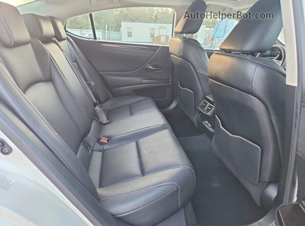 58ABZ1B13KU018728 2019 LEXUS ES White Вид задніх сидінь