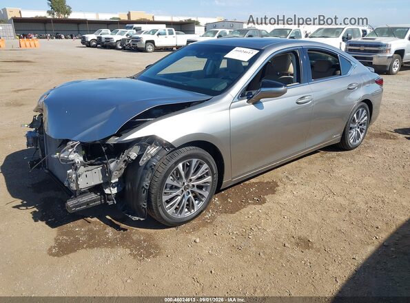 58AD21B18LU012356 2020 LEXUS ES 300H Silver Vista tres cuartos delantera izquierda