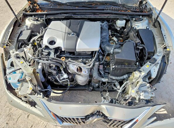 58ADZ1B10MU082981 2021 LEXUS ES Silver Rear interior view