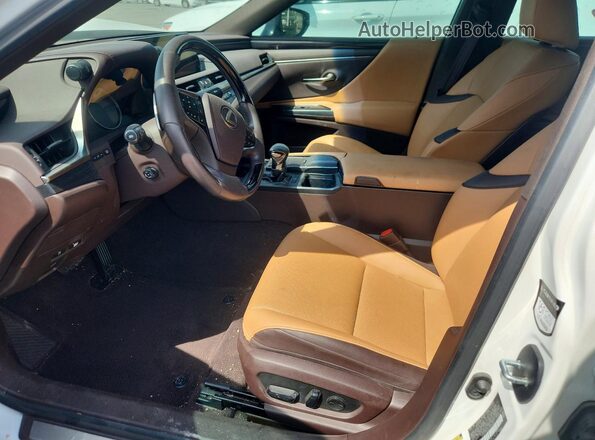 58ADZ1B13LU061329 2020 LEXUS ES White Widok wnętrza z przodu