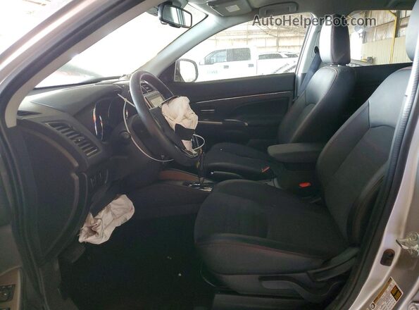 JA4ARUAU9TU001352 2026 MITSUBISHI OUTLANDER Silver Вид панелі приладів