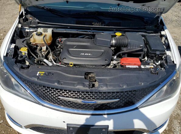 2C4RC1BG7KR537570 2019 CHRYSLER PACIFICA Белый Вид наклейки с VIN-кодом