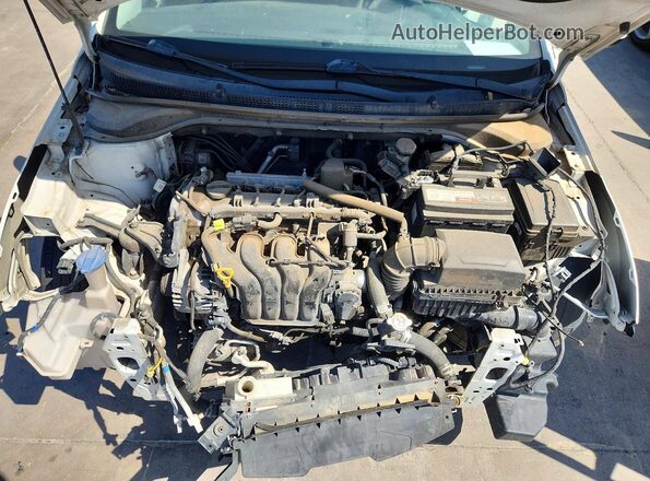 3KPC24A39JE018383 2018 HYUNDAI ACCENT White Widok komory silnika