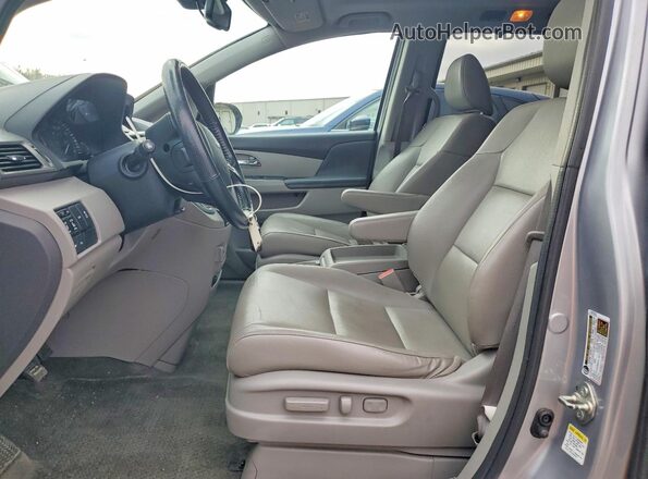 5FNRL5H91GB009154 2016 HONDA ODYSSEY Серебряный Вид салона спереди