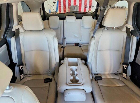 5FNRL6H62SB058691 2025 HONDA ODYSSEY Gray Widok tylnych siedzeń
