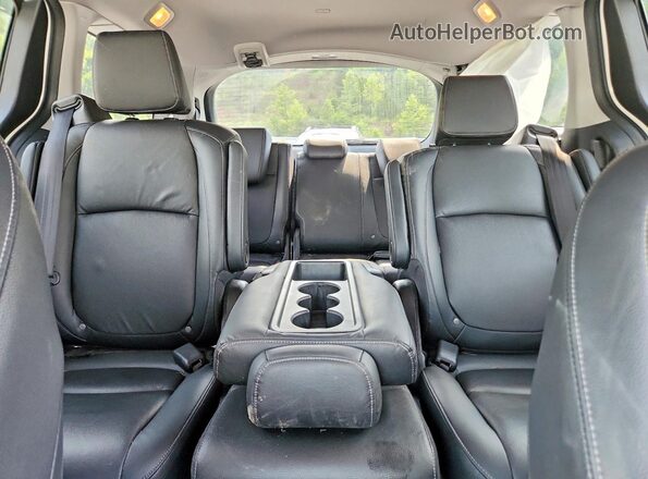 5FNRL6H68RB075635 2024 HONDA ODYSSEY White უკანა სავარძლების ხედი