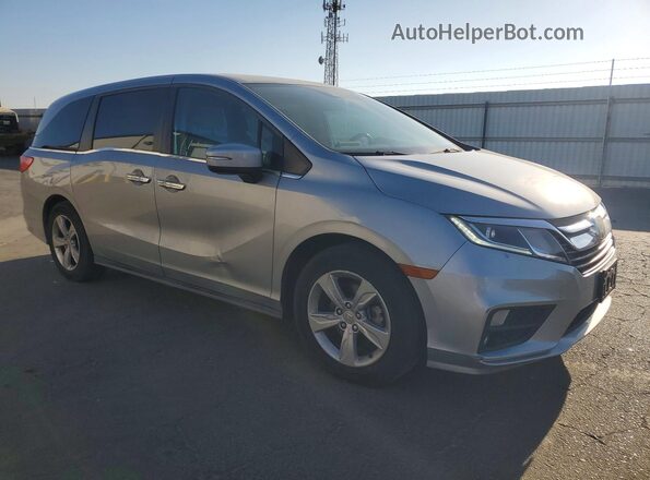 5FNRL6H74JB099895 2018 HONDA ODYSSEY Silver Передня права чверть