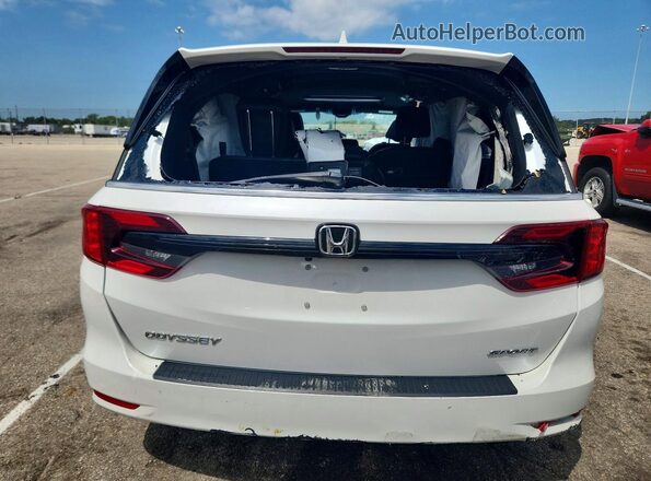 5FNRL6H76PB004052 2023 HONDA ODYSSEY White Rear view