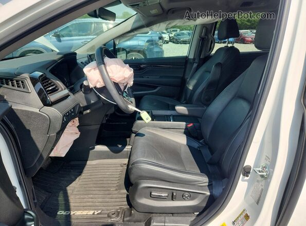 5FNRL6H85PB064946 2023 HONDA ODYSSEY White Front interior view