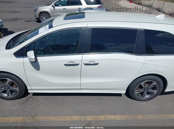 5FNRL6H88JB007048 2018 HONDA ODYSSEY White Սալոնի 360 աստիճան տեսք