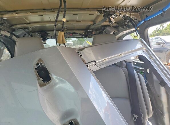 5FNRL6H88JB049669 2018 HONDA ODYSSEY Silver უკანა სავარძლების ხედი