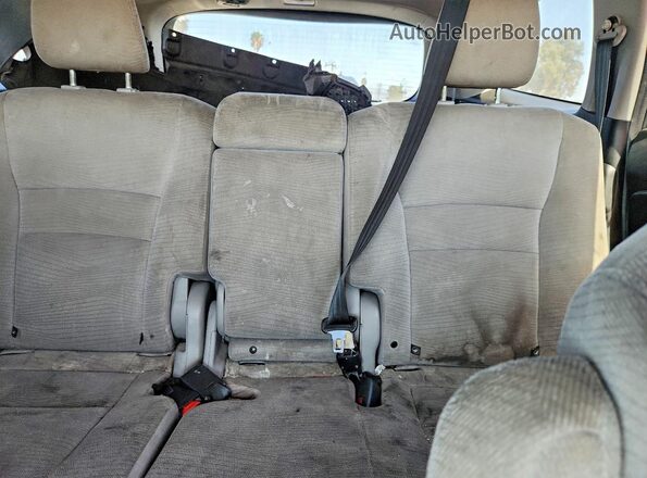 5FNYF5H33JB020114 2018 HONDA PILOT Blue Rear seats view