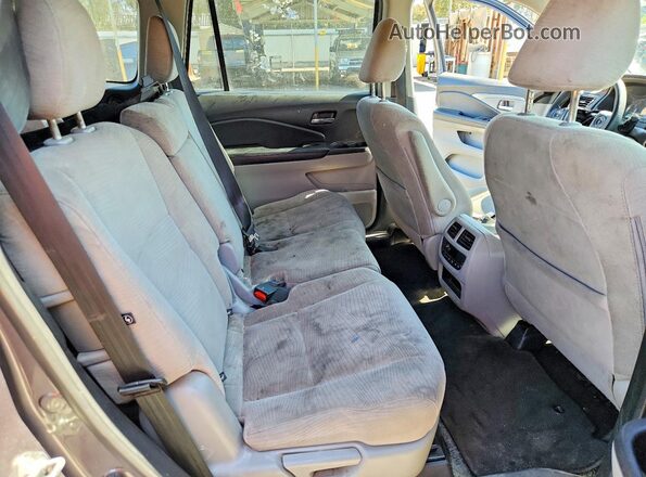 5FNYF5H33JB020114 2018 HONDA PILOT Blue Rear interior view