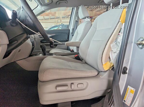5FNYF5H34JB025435 2018 HONDA PILOT Silver Вид салону спереду