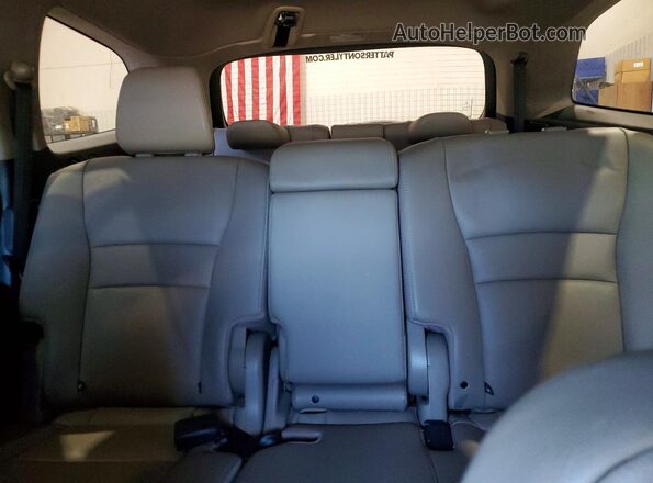 5FNYF5H5XKB038001 2019 HONDA PILOT White Rear seats view