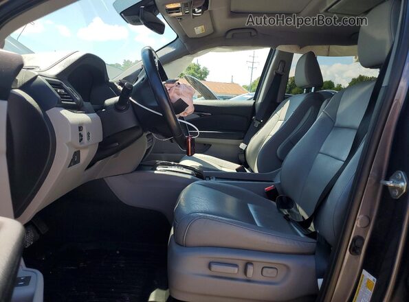 5FNYF6H63KB093484 2019 HONDA PILOT Серый Вид салона спереди