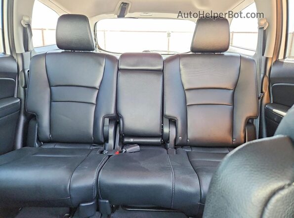 5FNYF6H92JB037822 2018 HONDA PILOT White Հետևի նստատեղերի տեսք