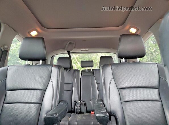 5FNYF6H9XJB503271 2018 HONDA PILOT Silver Вид задніх сидінь