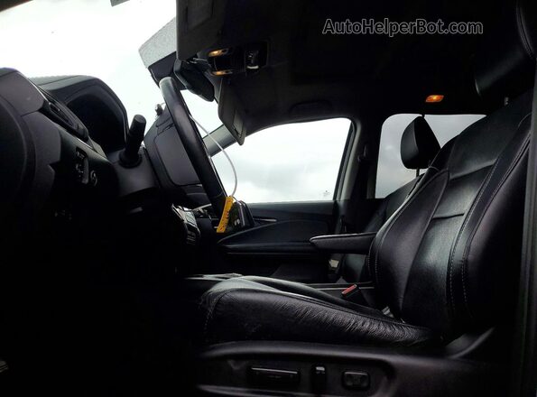 5FNYF6H9XJB503271 2018 HONDA PILOT Silver Вид салону спереду