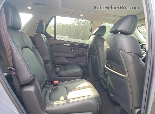 5FNYG2H71SB040975 2025 HONDA PILOT Blue Rear interior view