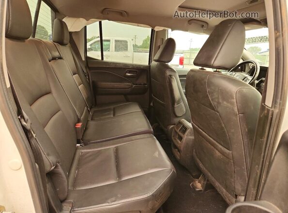 5FPYK3F52KB013930 2019 HONDA RIDGELINE White Widok tylnych siedzeń