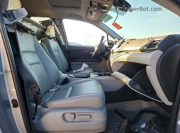 5FPYK3F70LB016991 2020 HONDA RIDGELINE Silver Widok wnętrza z przodu