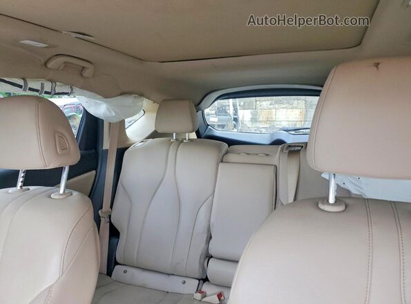5J8TC2H37LL031491 2020 ACURA RDX Red Rear seats view