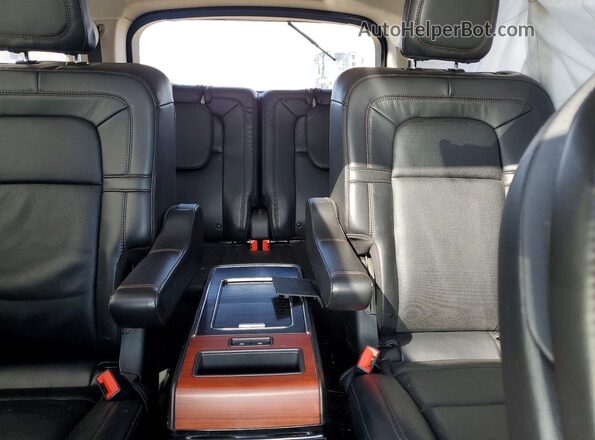 5LM5J7XC5LGL34508 2020 LINCOLN AVIATOR Black Rear seats view