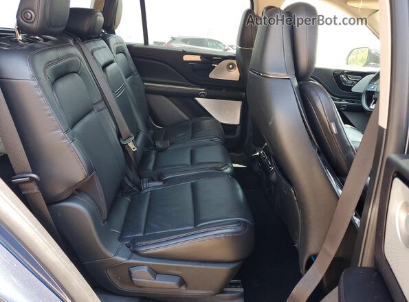 5LM5J7XC6LGL06071 2020 LINCOLN AVIATOR Blue Вид задньої частини салону